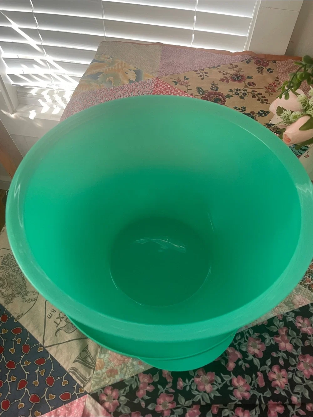 Tupperware container